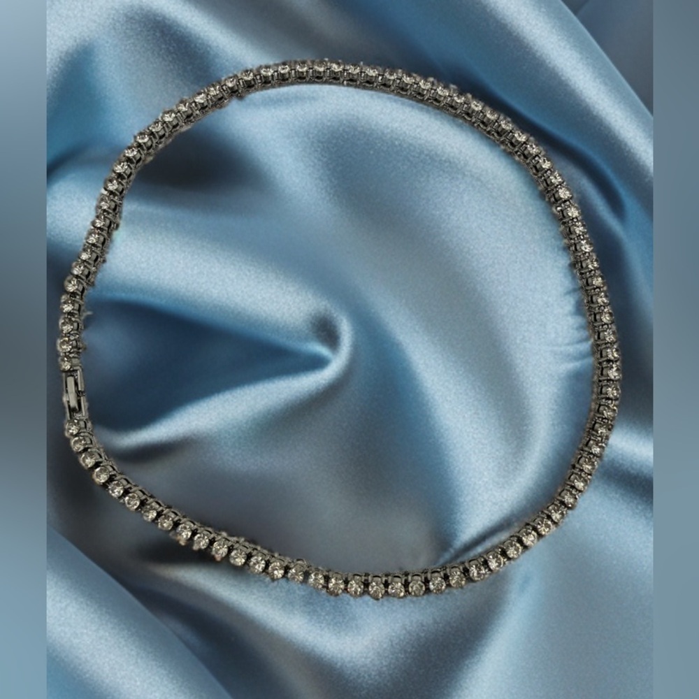 Sparkling Silver Rhinestone Necklace​​​